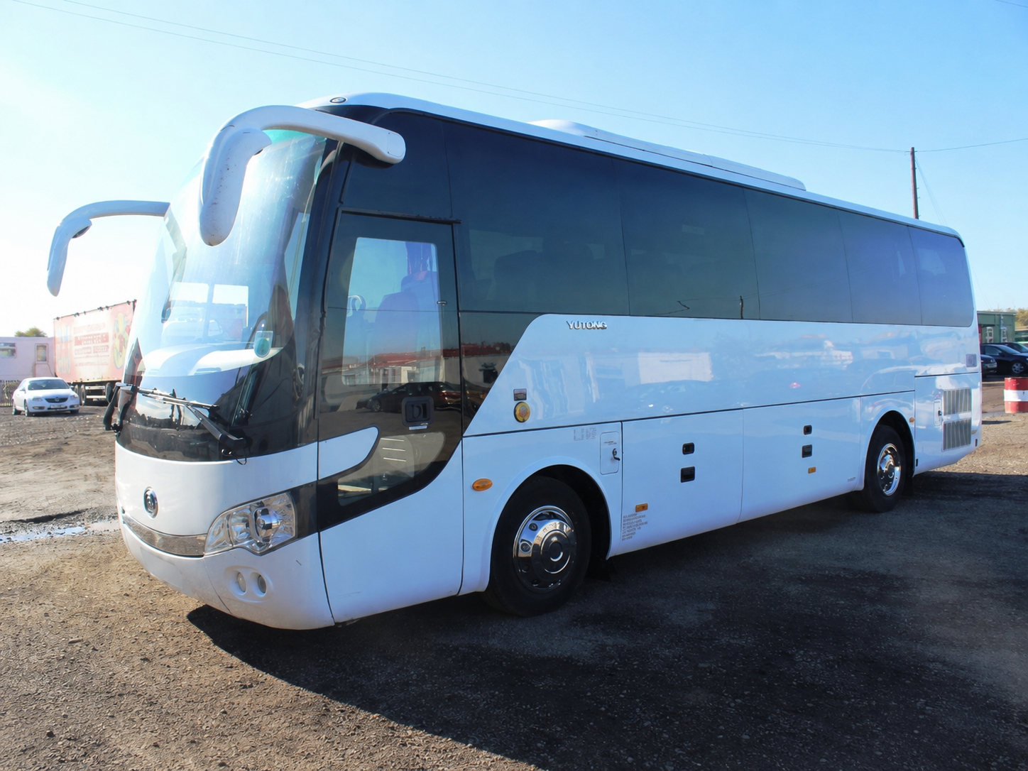 32 Seater mid coach